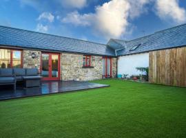 The Old Stables - 3 Bedroom Cottage - Angle，位于Angle的酒店
