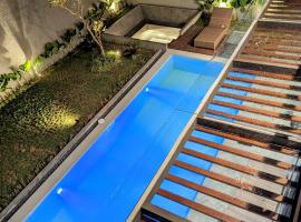 Cottonwood Exclusive Villa Sagarmatha @Puncak，位于茂物的酒店
