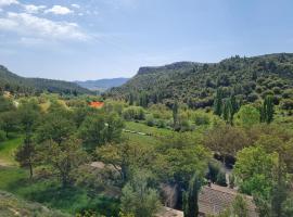 Casas Rurales Los Enebros Nerpio，位于内尔皮奥的酒店