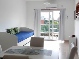 Venezia I - departamento 4 personas，位于雷西斯膝西亚的带停车场的酒店