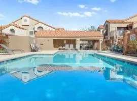 The Cool Cactus Condo with Pool and Jacuzzi