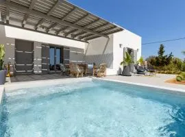 3bedroom Cycladic Villa Dorida with pool in Paros