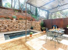 Mas du Clos , Tilleul，位于鲁西永的酒店