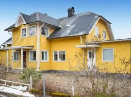 Gorgeous Apartment In Målilla With Wifi