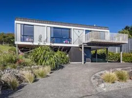 Huia Box House - Ohakune Holiday Home