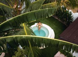 VILLA LA ISLA BONITA walking distance to the beach，位于吉利阿尔的酒店
