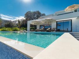 Gatsby Rhodes-Brand New Seaview Villa，位于阿斯格罗的酒店