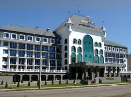 Shiny River Hotel，位于乌斯季卡缅诺戈尔斯克Ust-Kamenogorsk Airport - UKK附近的酒店
