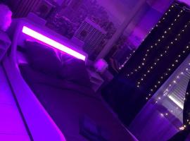 Love Paradise by Karen's Room Service，位于福尔巴克的酒店