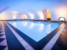 纳瓦拉布鲁日酒店 