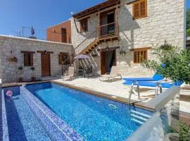 Stonehouse with private swimming pool