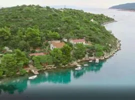 Perina Haven - Island Vis Beachfront