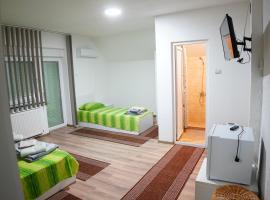 Rooms Busujok，位于克拉多沃的酒店