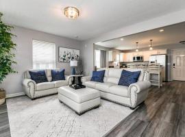 Cozy Modern Newbo Area Home，位于锡达拉皮兹的酒店