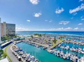 *Remodeled Oceanfront in Waikiki - Ilikai Marina