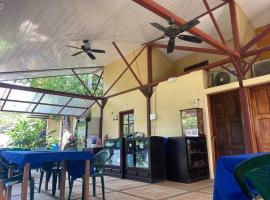 Cabinas surf Arribadas，位于Playa Ostional的酒店