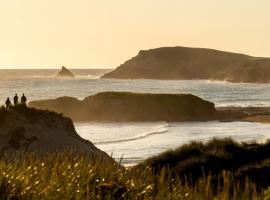 特莱沃斯高尔夫乡村俱乐部，位于帕兹托的带泳池的酒店