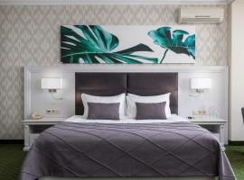 Sonata Hotel & Restaurant "готель Соната"，位于利沃夫的酒店