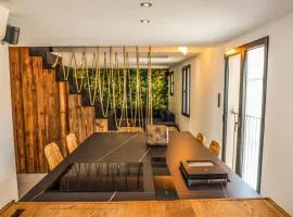 CASA JUNGLE ! Superb duplex apartment, Place des LICES !