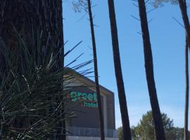 greet hotel Castets Coeur des Landes，位于卡斯泰的酒店