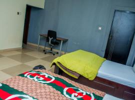 ADBATES SUITES AND RECREATION，位于Oshogbo的酒店