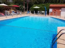 Studio Albatros avec Terrasse Parking privé Piscine proche Golf et Tennis Grasse