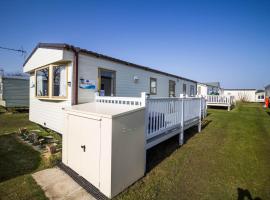 8 Berth Caravan With Decking At Sunnydale In Lincolnshire Ref 35087s，位于劳斯的酒店