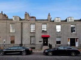 Inviting 9-Bed House in Aberdeen