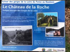 Chez Ghislaine et Robert，位于Saint-Priest-la-RocheLa Roche  Castle附近的酒店