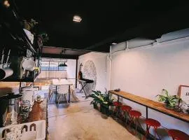 BLOOMZ HOSTEL