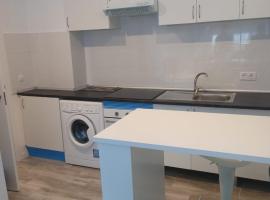 APARTAMENTO BAJO ALCOBENDAS，位于阿尔考本达斯的酒店