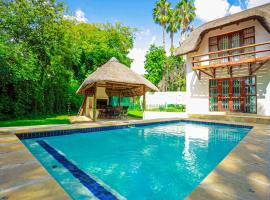 Charming Country Villa Sandton with Back Up Power & Water，位于约翰内斯堡的别墅