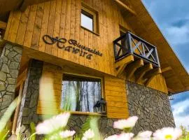 Bieszczadzka Hawira - Domki w Centrum przy Jeziorze z Widokiem dla Rodzin