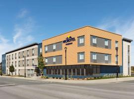 Microtel Inn & Suites by Wyndham Lachute，位于Lachute的酒店