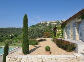 In Gordes, facing the entire Luberon Park a beautiful 5 bedrooms house，位于戈尔德的度假屋