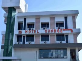 Hotel Orange，位于瓦皮达曼机场 - NMB附近的酒店