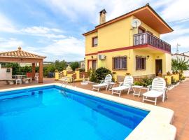 Catalunya Casas Blissful Costa Dorada Escape with private pool，位于Bisbal del Penedès的酒店