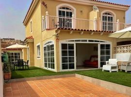 Villa Katerina，位于卡勒达德福斯特Fuerteventura Golf Club附近的酒店