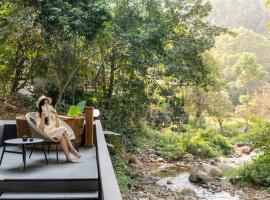 Zen MaeKampong Waterfall Villa，位于Ban Huai Kaeo的度假短租房