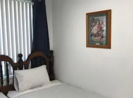 Fragrant Home-68C one king single bed aircon Room