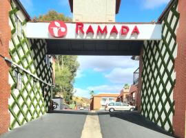 Ramada by Wyndham San Diego Poway Miramar，位于波威的酒店