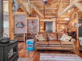 Secluded Black Hills Cabin，位于Nemo的酒店