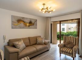 67 The Shades - Luxury Apartment in Umhlanga - Airconditioning throughout and Inverter，位于德班格拉纳达广场购物中心附近的酒店