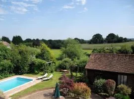 Countryside cottage with pool