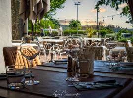Logis du Champ De Mars，位于Puy-Saint-Martin的酒店
