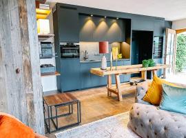 Luxe vakantiewoning, Maison Masko, tussen Brugge en Oostende，位于亚贝克的酒店