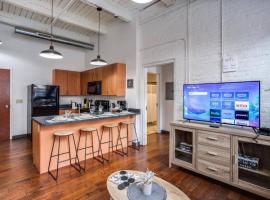 NY Style Centric Loft w/ KingBed，位于罗切斯特的酒店