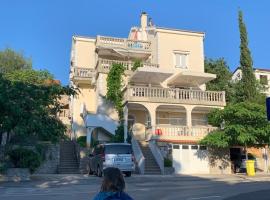 Apartments Ruzic Njivice，位于奈维斯的酒店