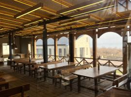 Port Ayas Resort & Restaurants，位于Artanish的酒店