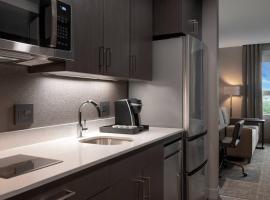 TownePlace Suites by Marriott Boston Medford，位于梅德福的酒店
